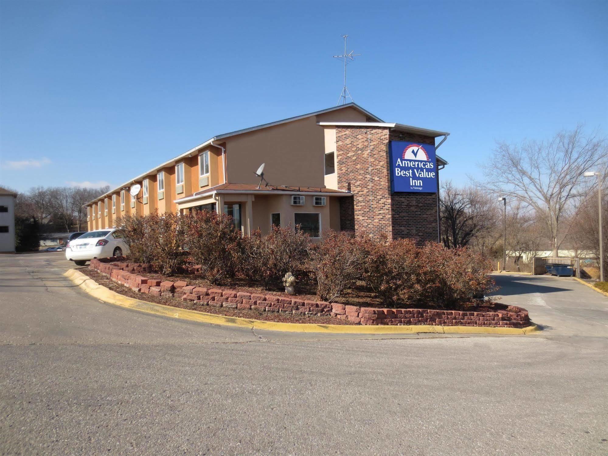 American Best Value Inn Lawrence Exteriér fotografie